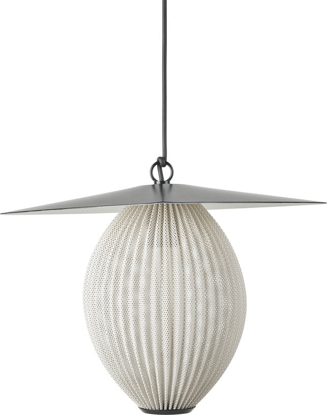 suspension-de-jardin-blanc-creme-et-base-en-metal-noir-22-cm-satellite-gubi-1