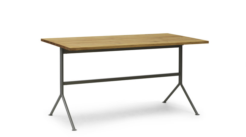 bureau-gris-en-bois-de-chene-150-x-75-cm-kip-normann-copenhagen-1