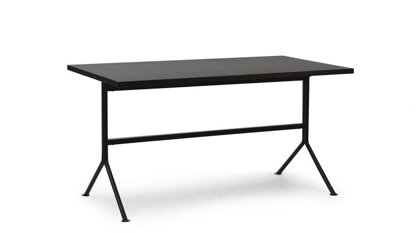bureau-noir-en-bois-de-pin-fonce-150-x-75-cm-kip-normann-copenhagen-1