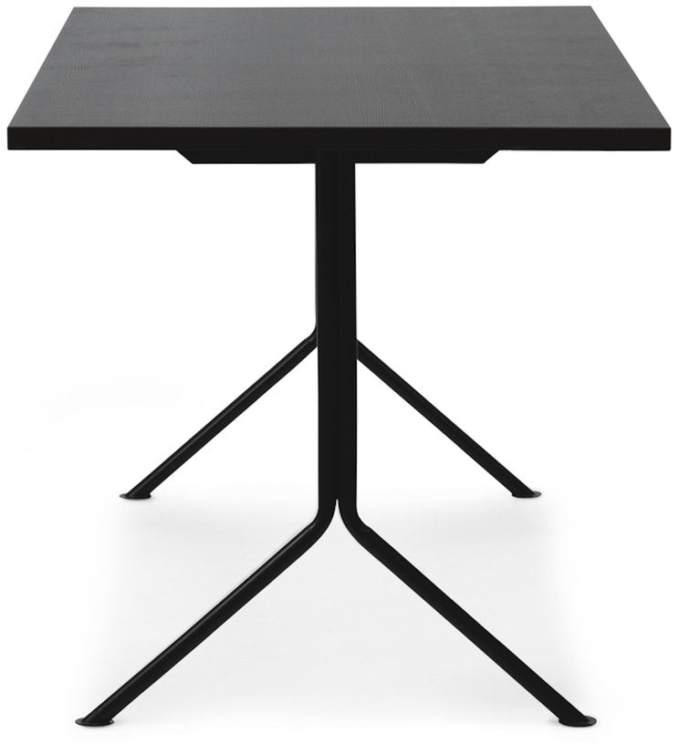 bureau-noir-en-bois-de-pin-fonce-150-x-75-cm-kip-normann-copenhagen-2