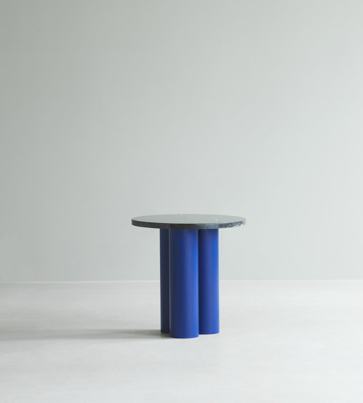 table-d-appoint-bleue-et-plateau-nero-marquina-40-x-40-cm-dit-normann-copenhagen-1