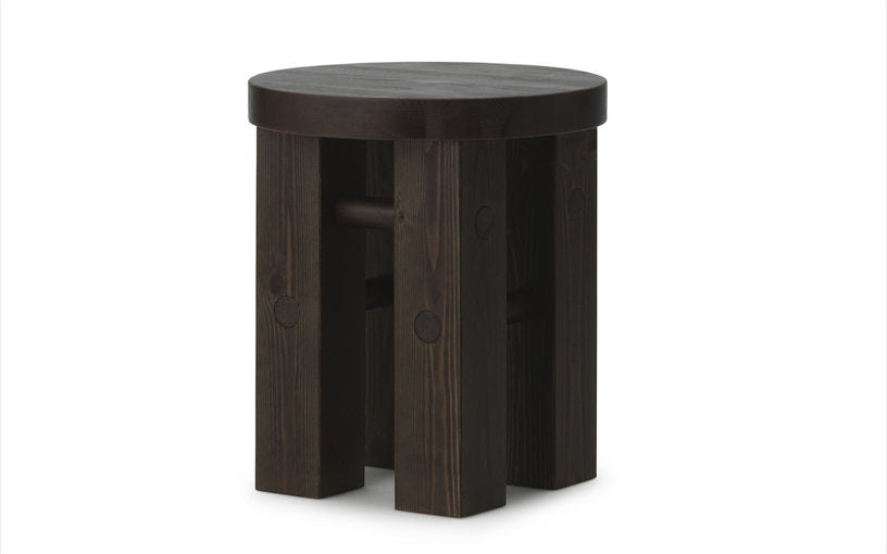 tabouret-en-bois-de-pin-fonce-45-x-40-cm-fyr-normann-copenhagen-2