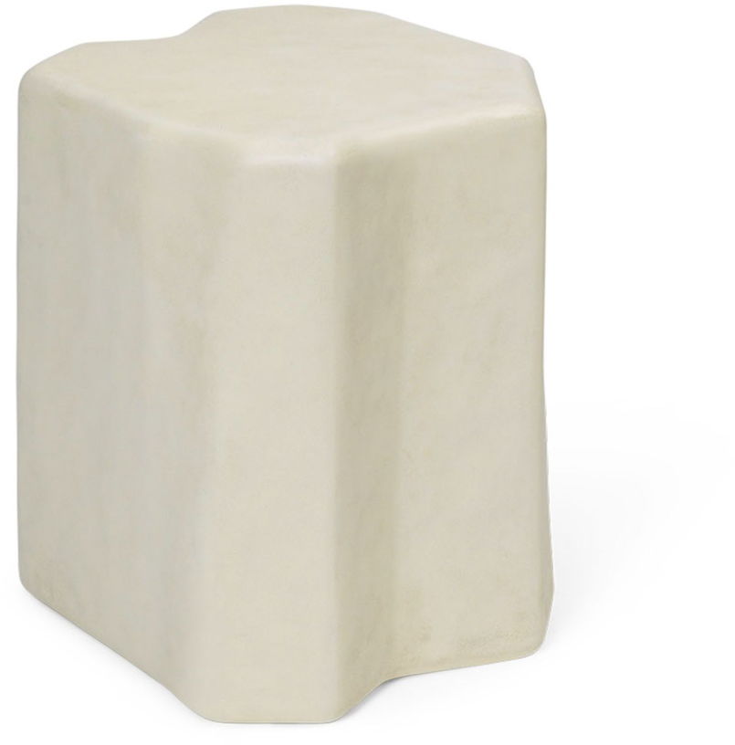 table-d-appoint-ivoire-en-beton-et-fibre-de-verre-staffa-ferm-living-1