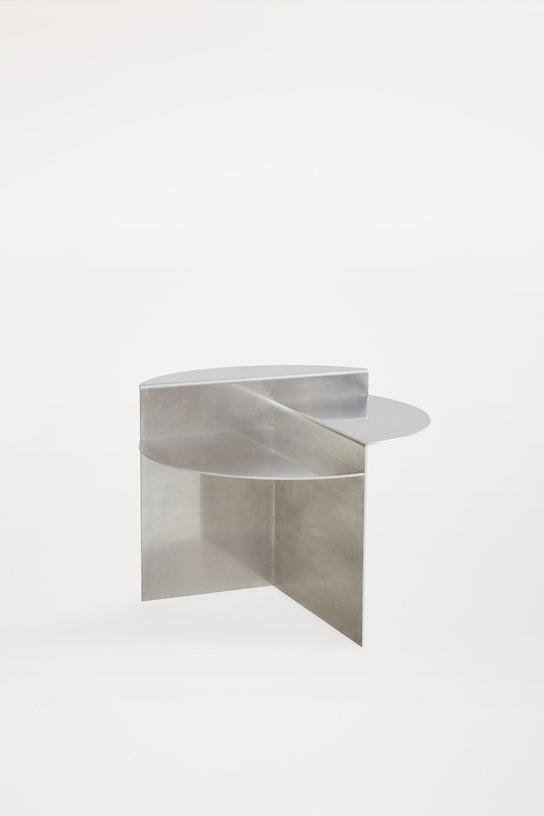 table-d-appoint-en-aluminium-40-cm-rivet-frama-2