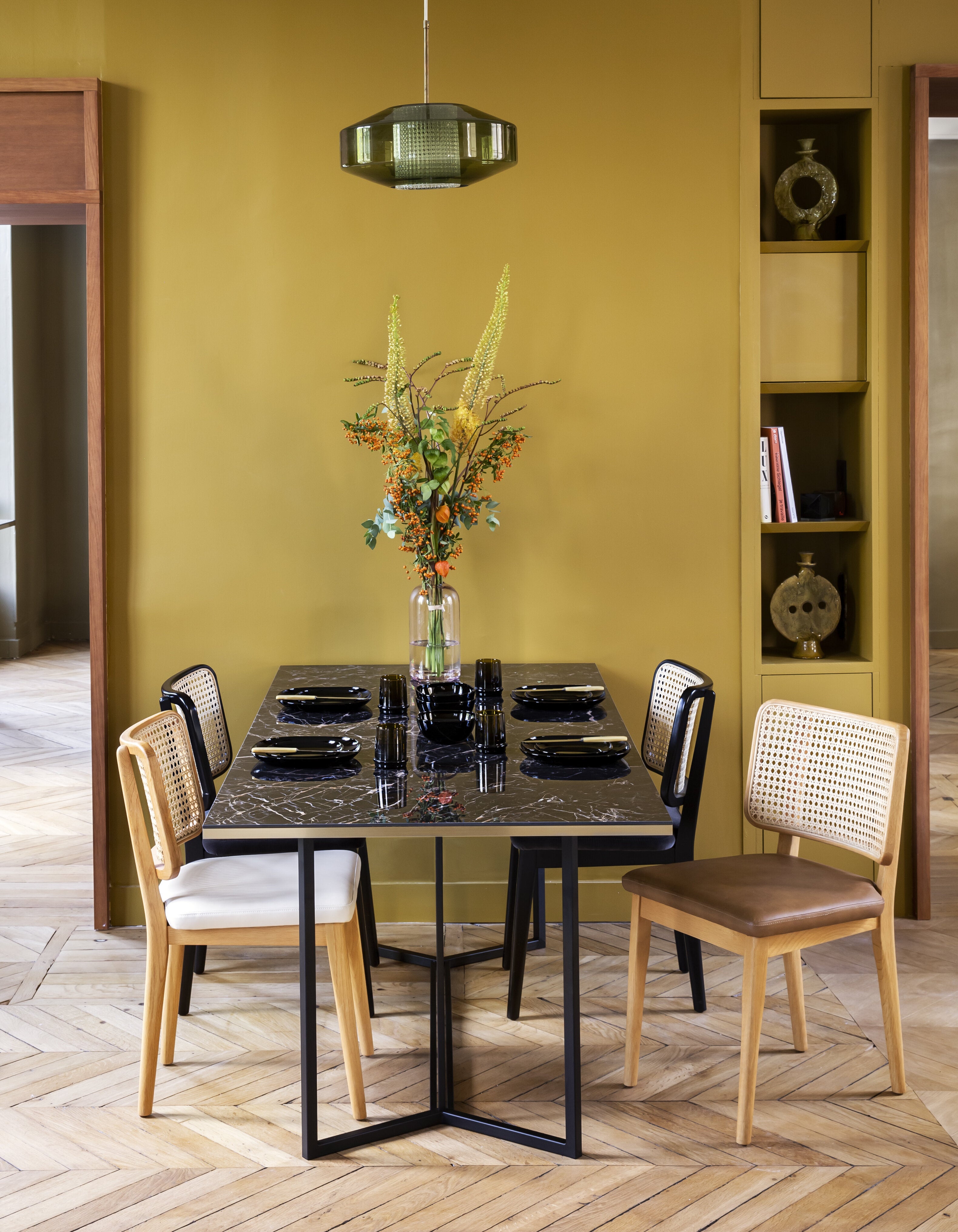 Table à manger en marbre noir 190 cm Horizon - RED Edition — 311395.jpg
