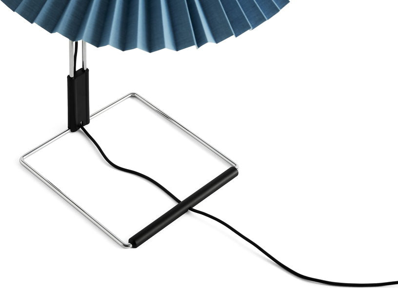 petite-lampe-de-table-bleu-placide-et-acier-miroir-matin-hay-2