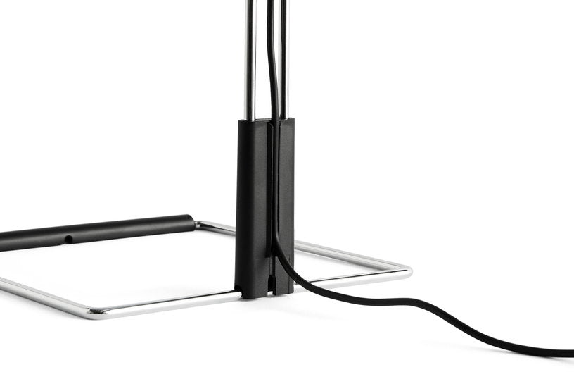 petite-lampe-de-table-blanche-et-acier-miroir-matin-hay-3
