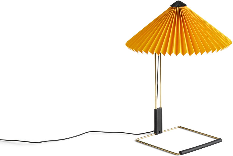 petite-lampe-de-table-jaune-et-laiton-matin-hay-1