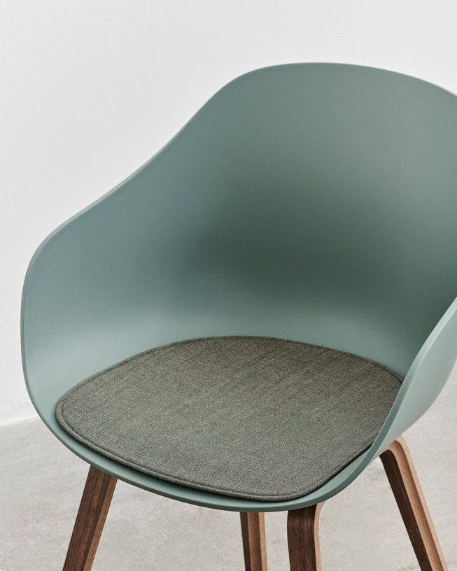 coussin-d-assise-en-tissu-atlas-931-41-x-40-cm-kaki-aac-pad-hay-2