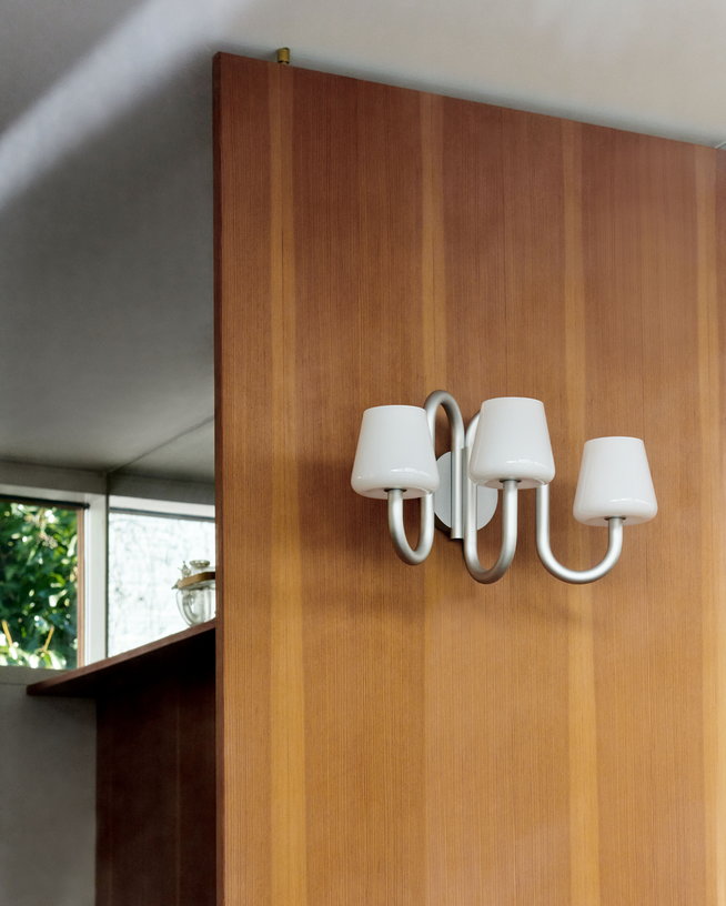 applique-murale-design-verre-blanc-opale-apollo-hay-13