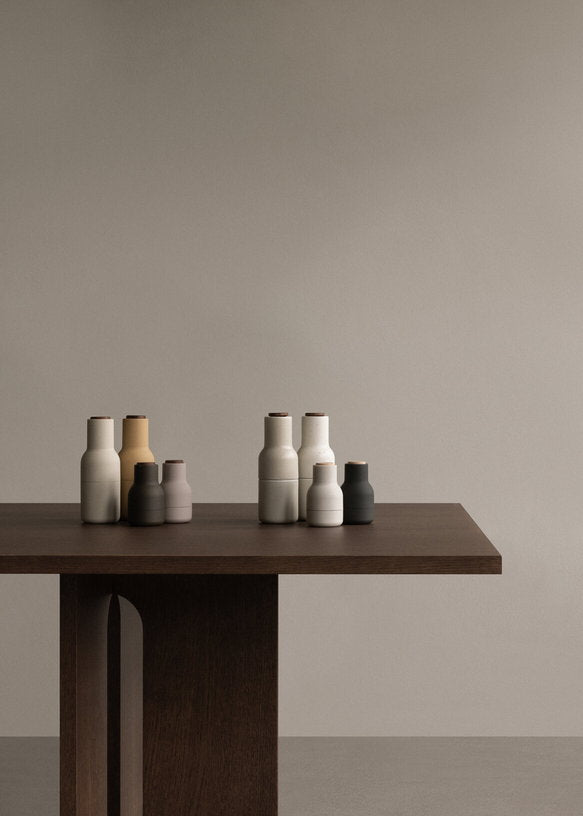 2-moulins-a-sel-et-a-poivre-en-ceramique-charbon-et-blanc-bottle-grinder-audo-4