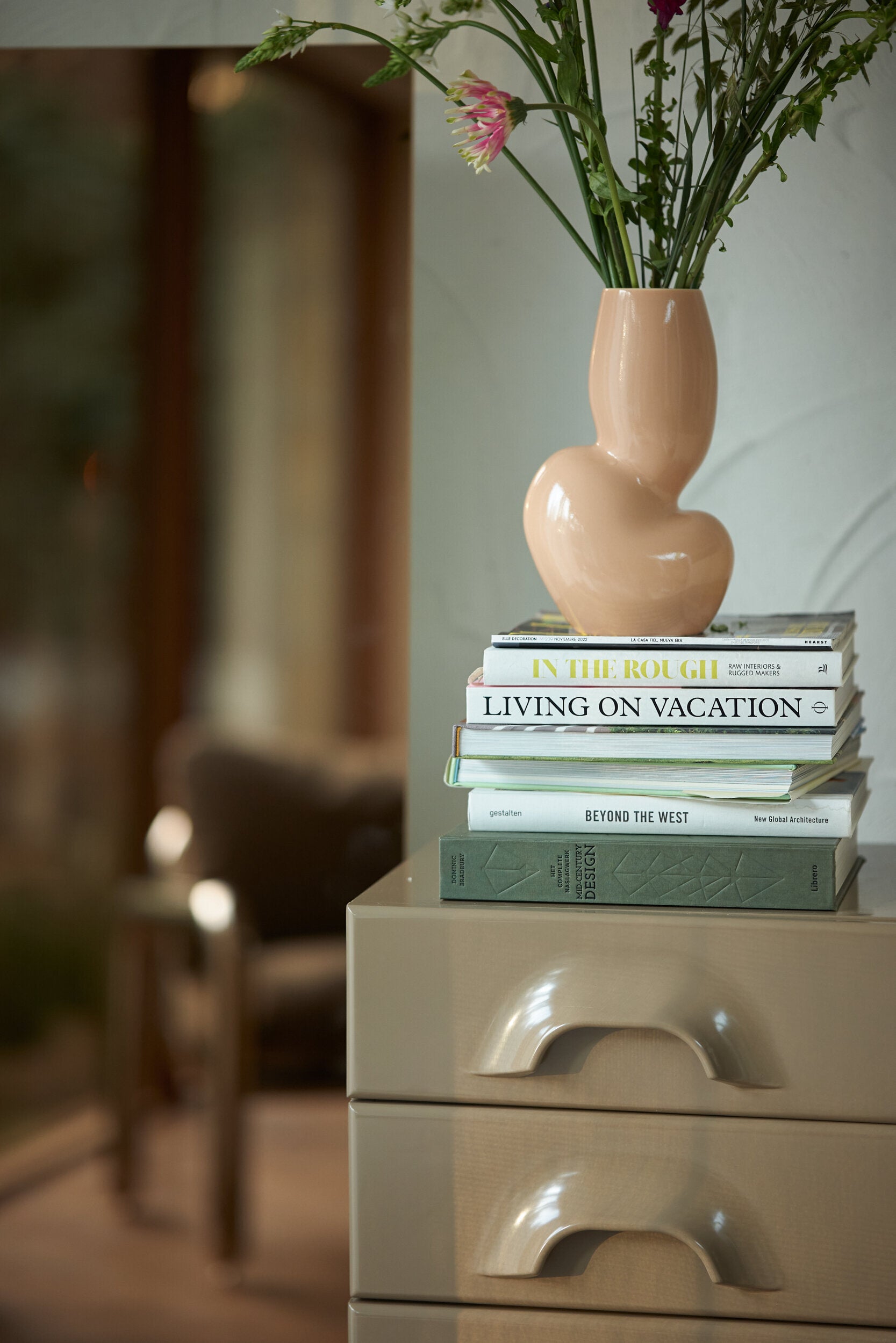 Vase en céramique Organic Cream M - HKLIVING — 313356.jpg