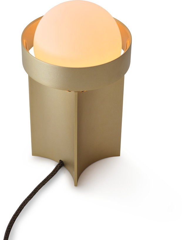 petite-lampe-de-table-en-aluminium-dore-loop-tala-3