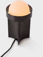 petite-lampe-de-table-en-aluminium-gris-fume-loop-tala-1