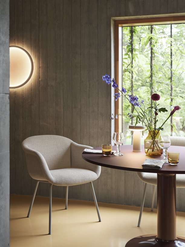 applique-murale-dimmable-blanche-et-grise-50-cm-calm-muuto-5