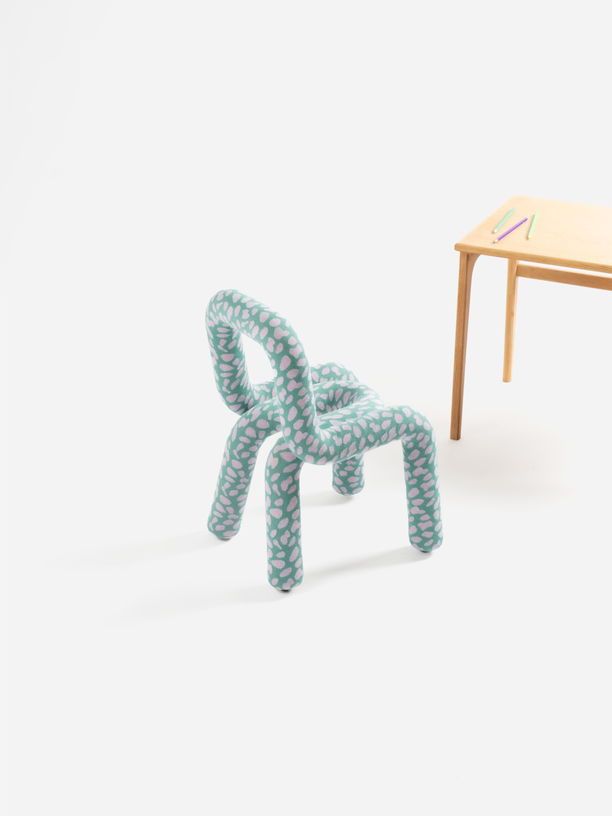 chaise-pour-enfant-en-coton-imprime-turtle-mini-bold-moustache-3