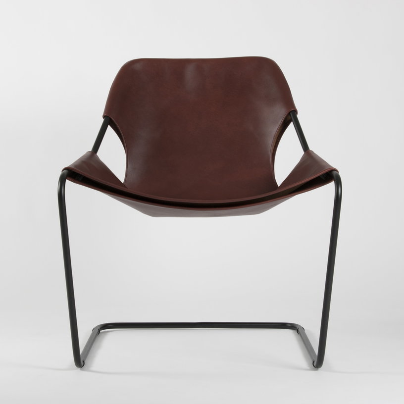 fauteuil-en-cuir-cognac-et-acier-noir-paulistano-objekto-2
