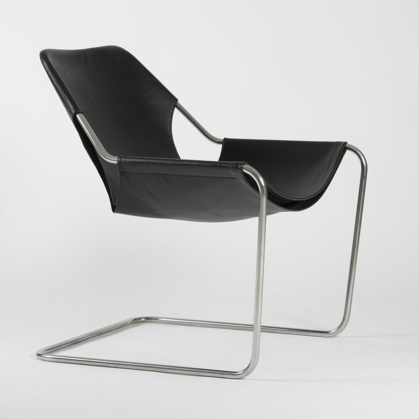 fauteuil-en-cuir-noir-et-acier-inox-poli-paulistano-objekto-1