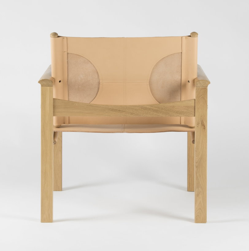 fauteuil-en-cuir-naturel-et-chene-peglev-objekto-3