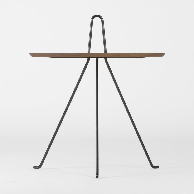 table-basse-ronde-en-noyer-et-acier-noir-42-x-49-cm-tipi-objekto-2