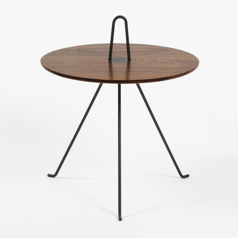 table-basse-ronde-en-noyer-et-acier-noir-42-x-49-cm-tipi-objekto-1