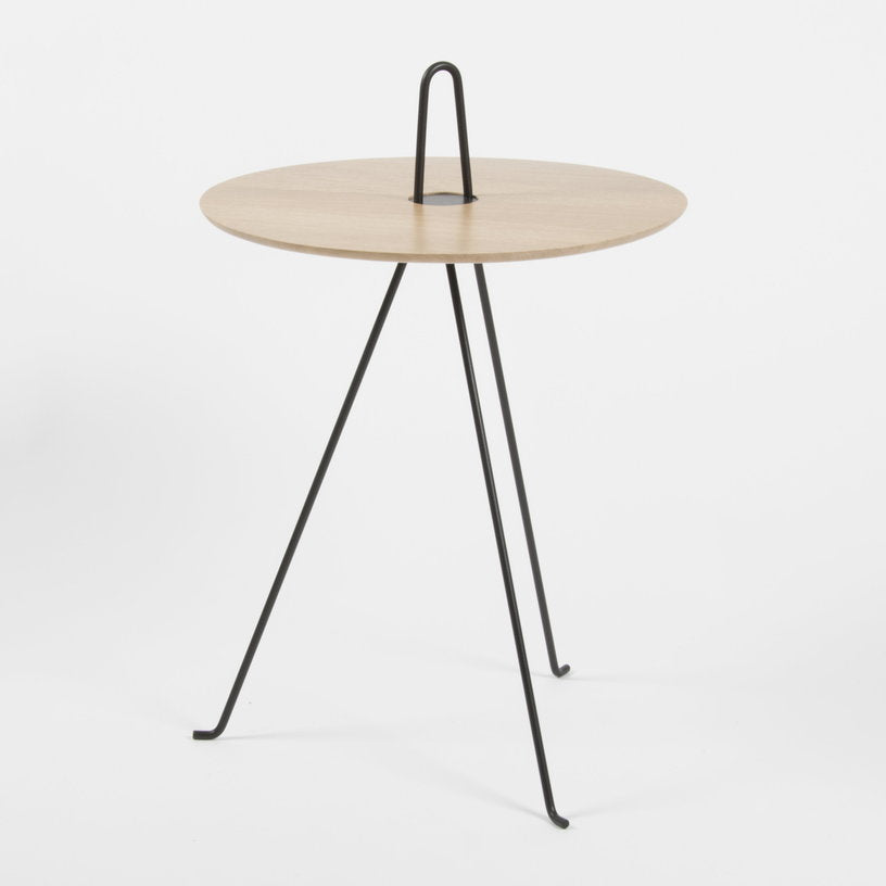 table-d-appoint-ronde-en-chene-et-acier-noir-42-x-62-cm-tipi-objekto-2