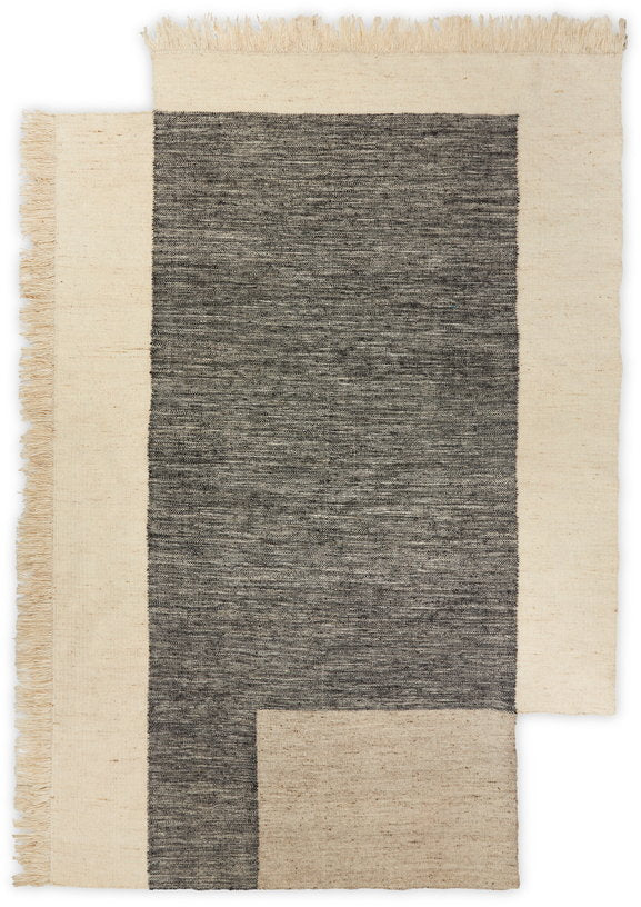 tapis-asymetrique-en-laine-charbon-et-off-white-200x300-cm-counter-ferm-living-1