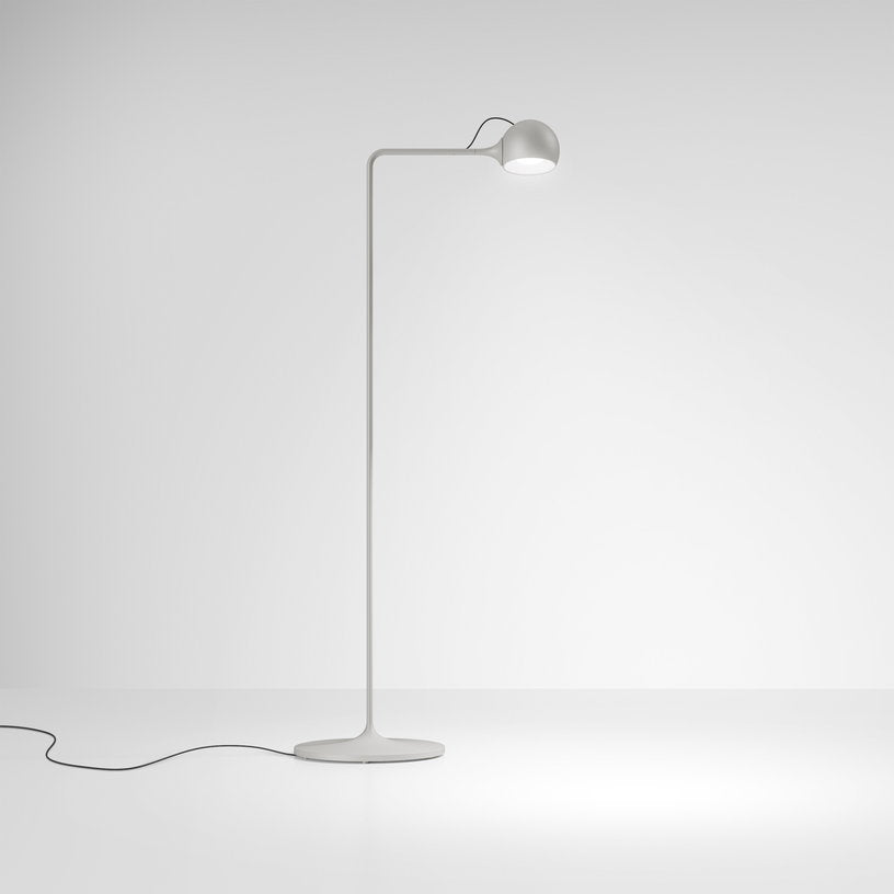 lampadaire-de-lecture-en-acier-blanc-ixa-artemide-1