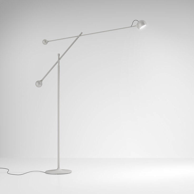 lampadaire-en-acier-blanc-ixa-artemide-1