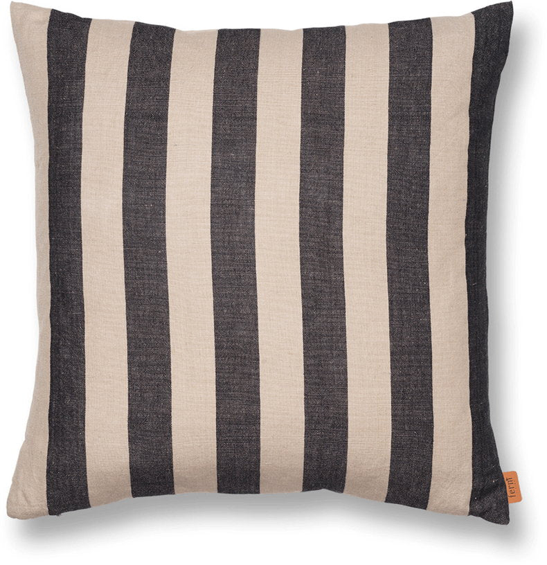 grande-housse-de-coussin-coton-et-lin-noir-et-sable-ferm-living-1