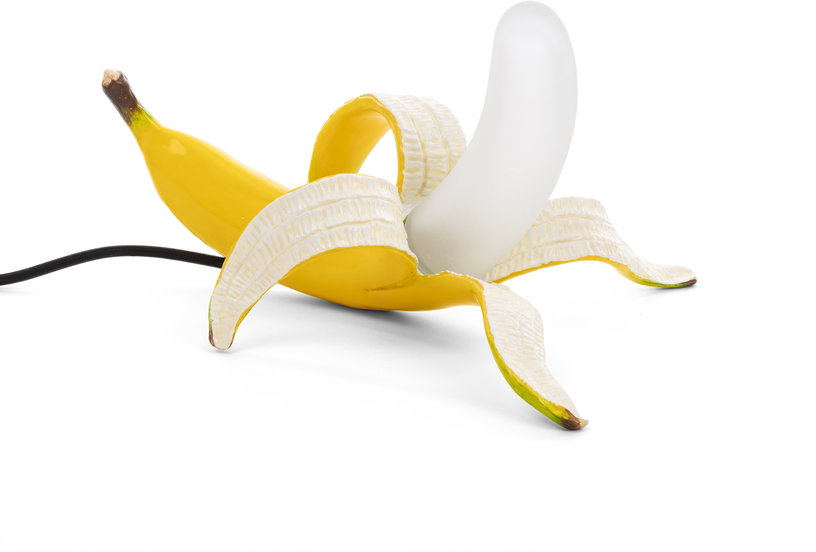 lampe-en-forme-de-banane-en-resine-et-verre-jaune-33-x-23-5-cm-yellow-dewey-seletti-1