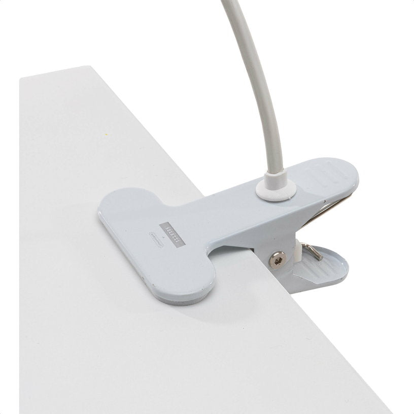 lampe-avec-pince-en-resine-blanche-landing-sparrow-seletti-4