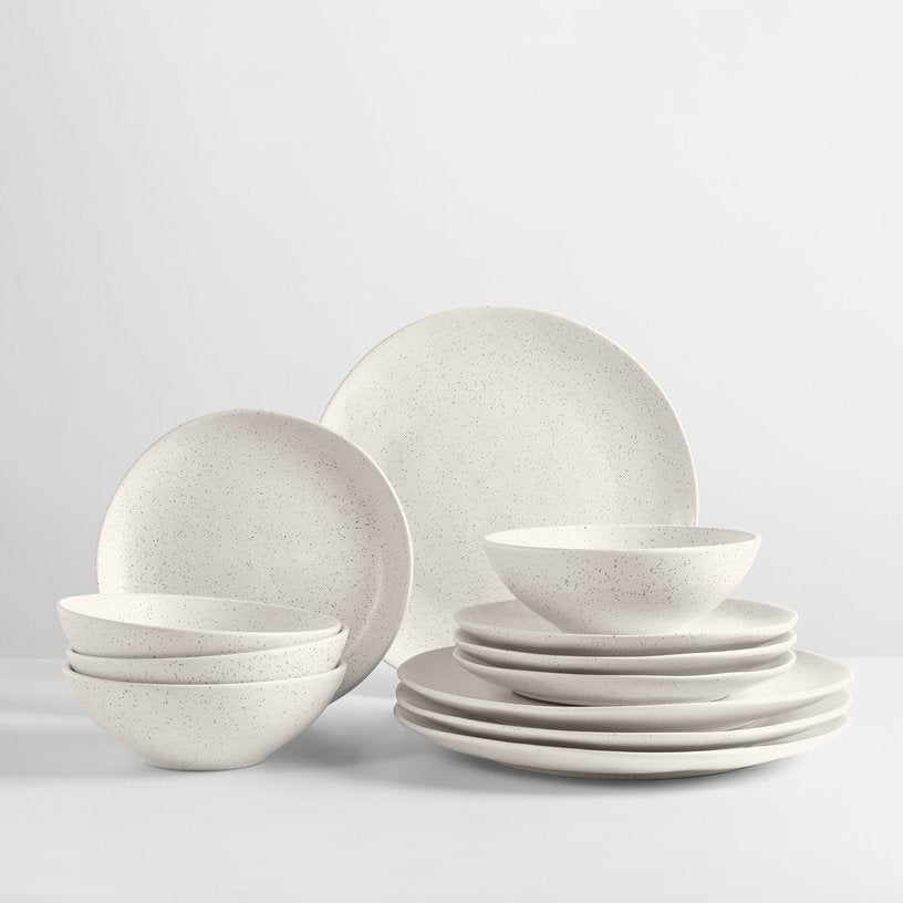 set-de-vaisselle-pour-quatre-en-gres-emaille-creme-nordic-vanilla-broste-copenhagen-1