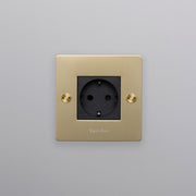 prise-1g-laiton-socket-buster-punch-1