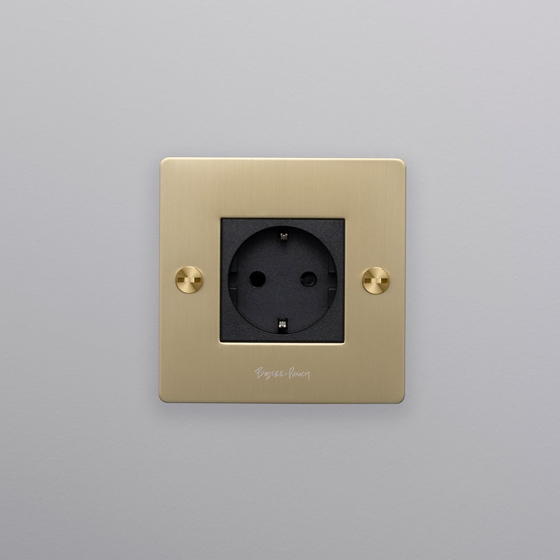 prise-1g-laiton-socket-buster-punch-1