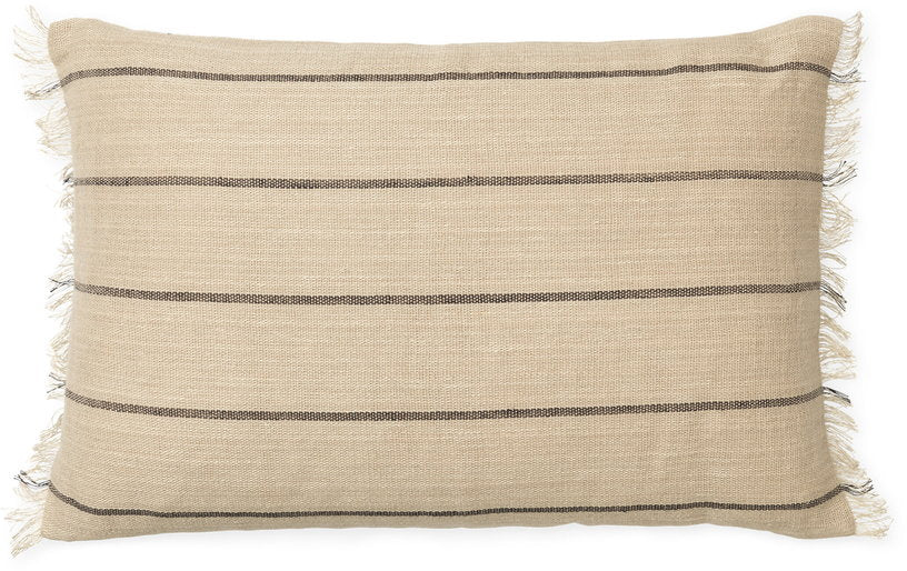 coussin-rectangulaire-a-rayures-noires-en-coton-et-lin-camel-60-x-40-cm-calm-ferm-living-1