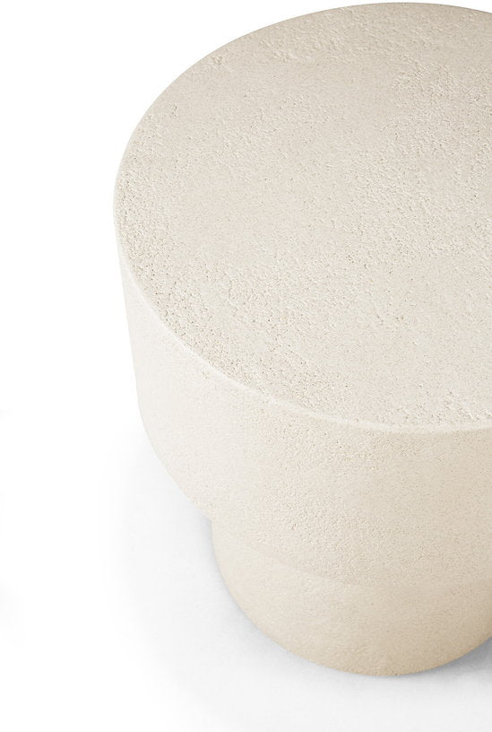 table-d-appoint-41-x-47-cm-off-white-en-microciment-elements-ethnicraft-accessories-4