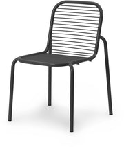 chaise-d-exterieur-en-acier-noir-vig-normann-copenhagen-1