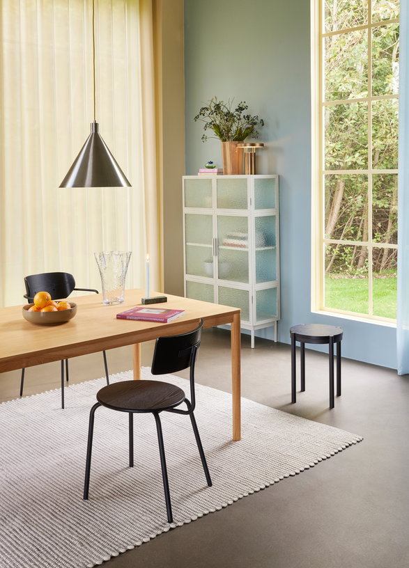 tabouret-en-frene-noir-oto-hubsch-5