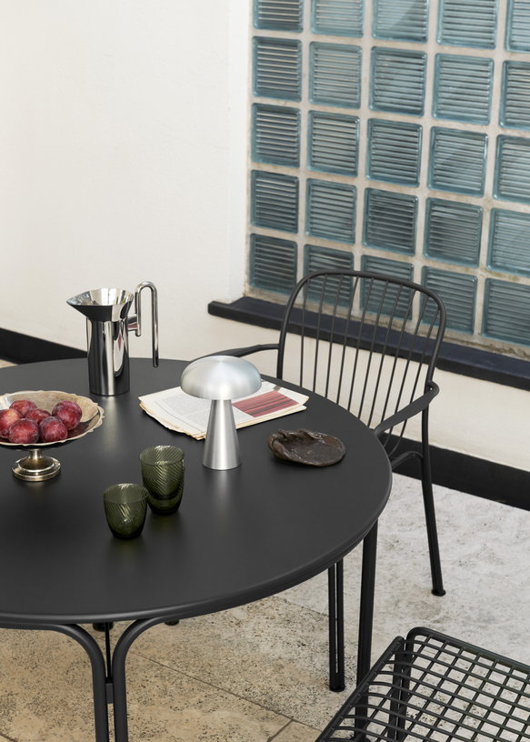 table-a-manger-ronde-en-acier-noir-115-cm-thorvald-sc98-tradition-5