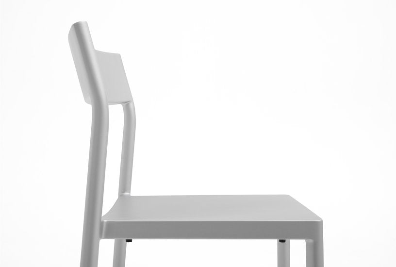 chaise-exterieure-en-aluminium-et-silicone-gris-type-hay-2