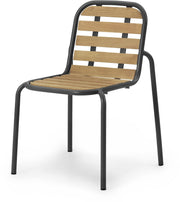 chaise-de-jardin-en-acier-et-bois-noir-vig-robinia-normann-copenhagen-1