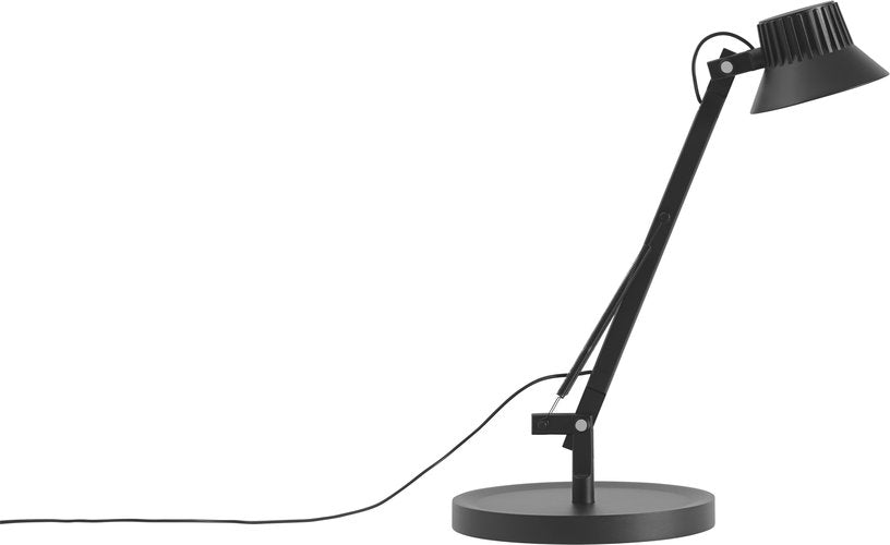 lampe-de-bureau-en-metal-noir-11x36x19cm-dedicate-muuto-1