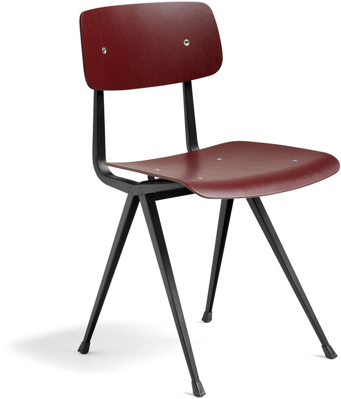 chaise-en-bois-de-chene-rouge-brick-et-acier-noir-patin-standard-result-hay-1