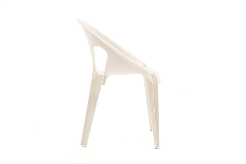 chaise-avec-accoudoirs-en-polypropylene-recycle-high-noon-bell-magis-3