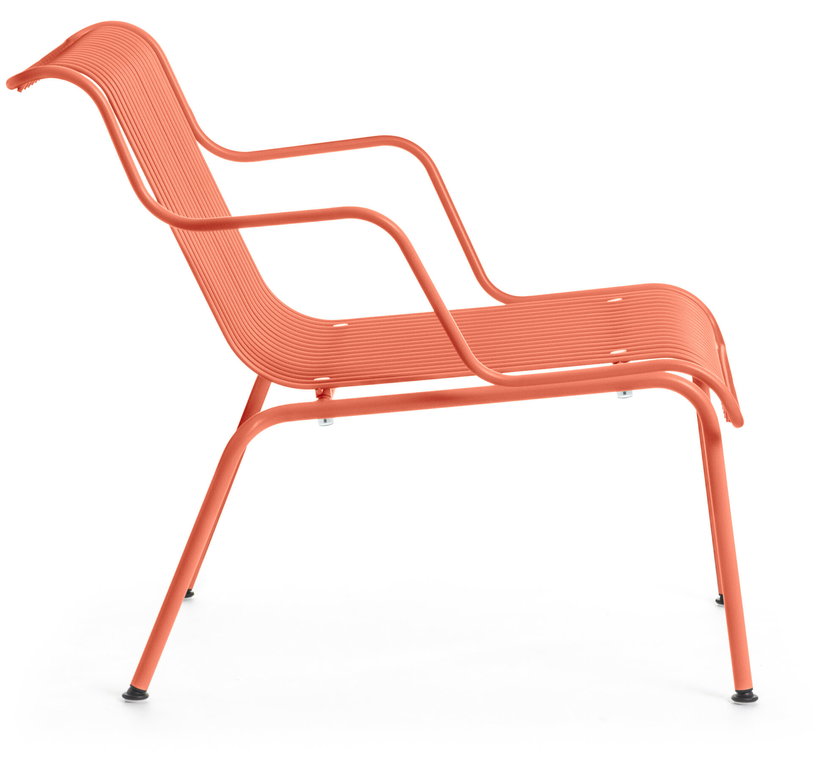 fauteuil-d-exterieur-a-accoudoirs-en-acier-orange-south-magis-4