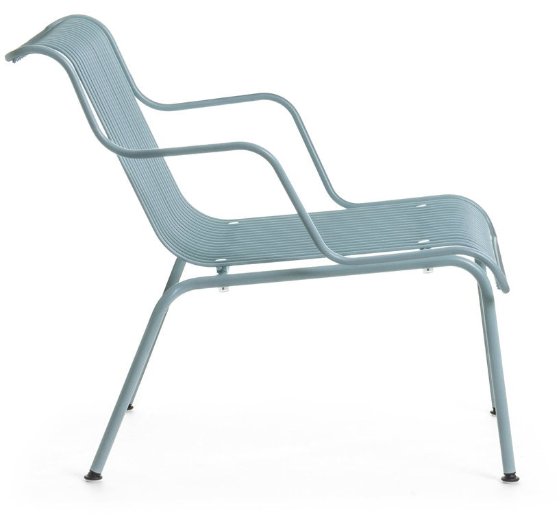 fauteuil-d-exterieur-a-accoudoirs-en-acier-bleu-ciel-south-magis-3