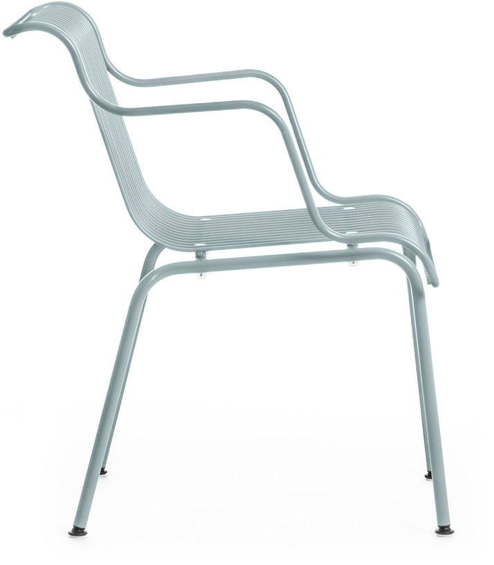 chaise-d-exterieur-a-accoudoirs-en-acier-bleu-ciel-south-magis-3