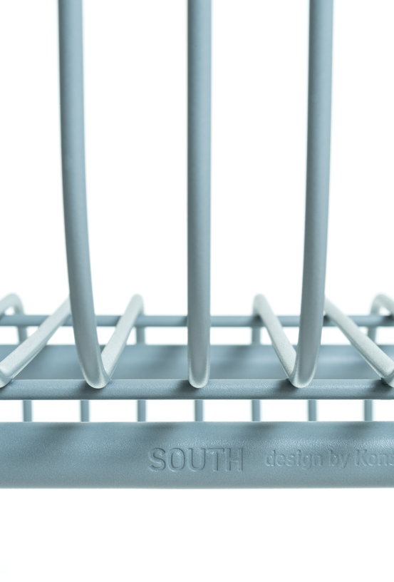 banc-bas-empilable-d-exterieur-en-acier-bleu-ciel-south-magis-2