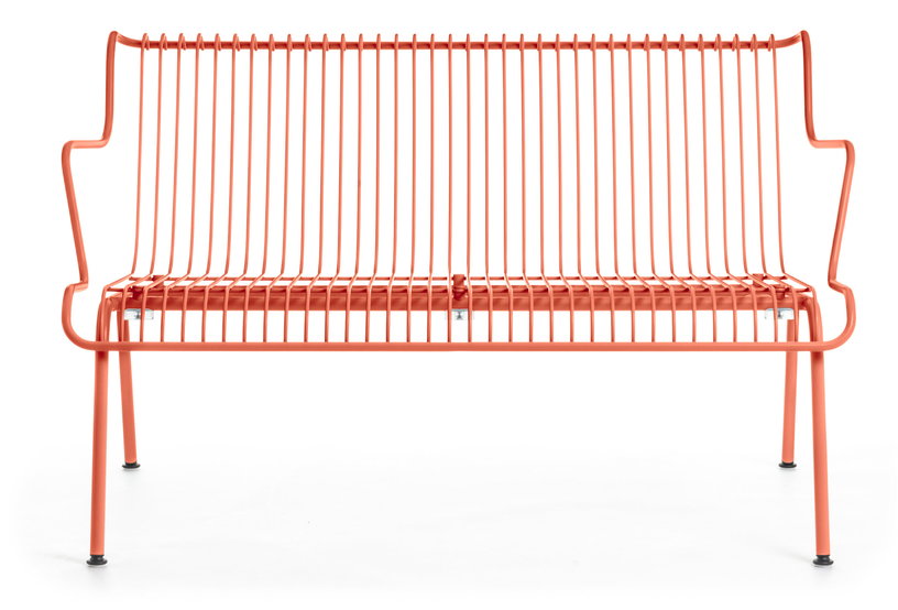 banc-bas-empilable-d-exterieur-en-acier-orange-south-magis-2